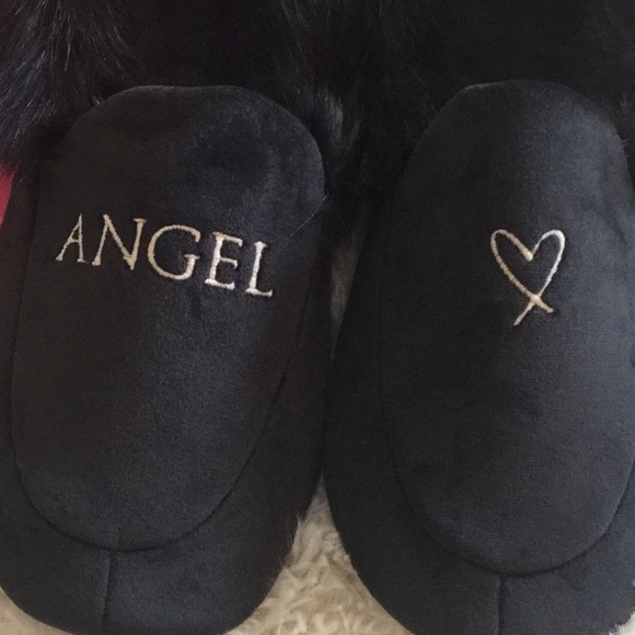 Victoria’s Secret Velvet Slippers Black - Picture 3 of 4